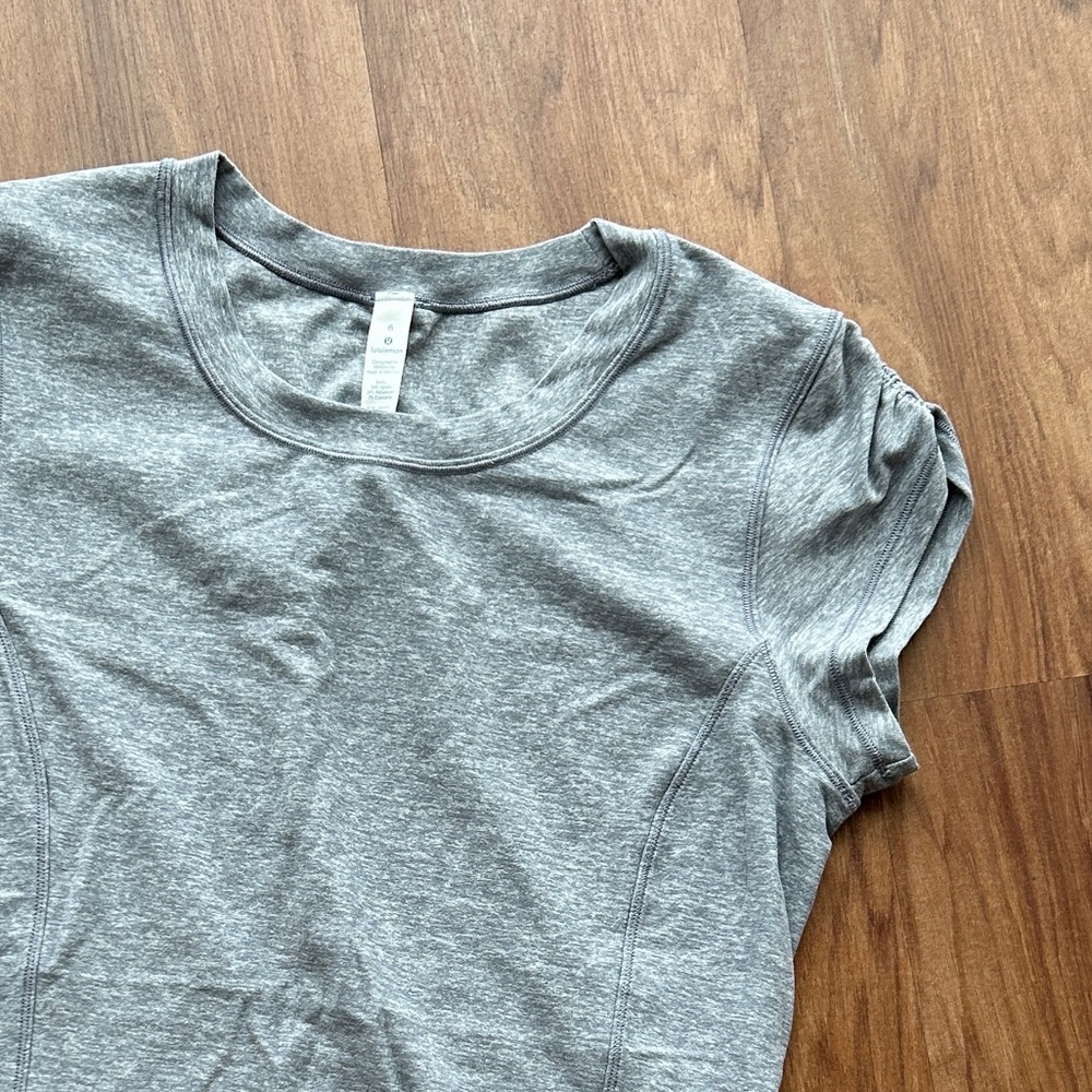 Lululemon exercise tee - Picture 3 of 3